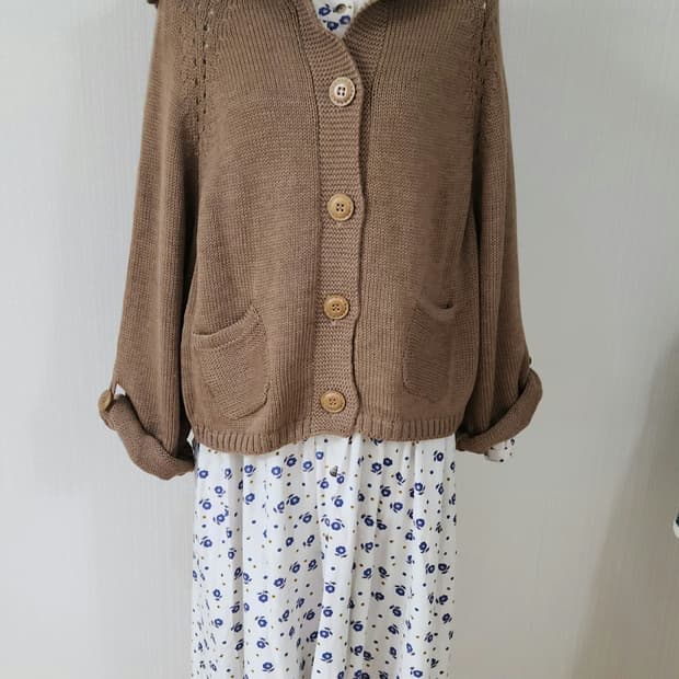 JPN- 브라운 빅단추 니트 &  플라워 원피스