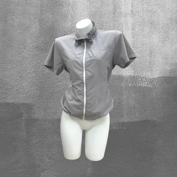 Courreges a short-sleeved windbreaker