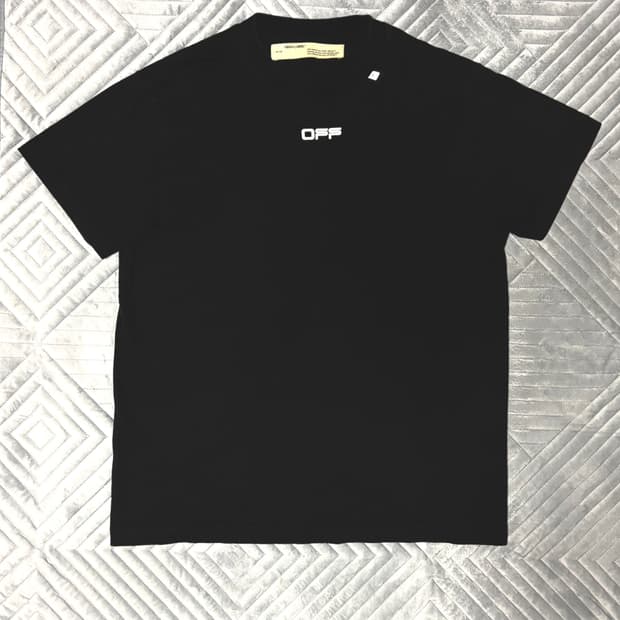 오프화이트 반팔