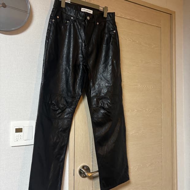 택포/S급) 아워레가시 포멀 모토컷 케이지안 블랙 페이크 레더 팬츠