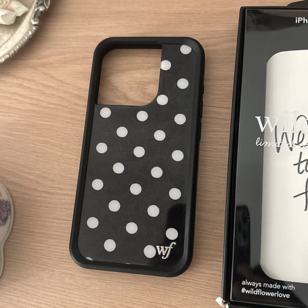 Wildflower 와일드플라워 아이폰15프로 Polka Dot