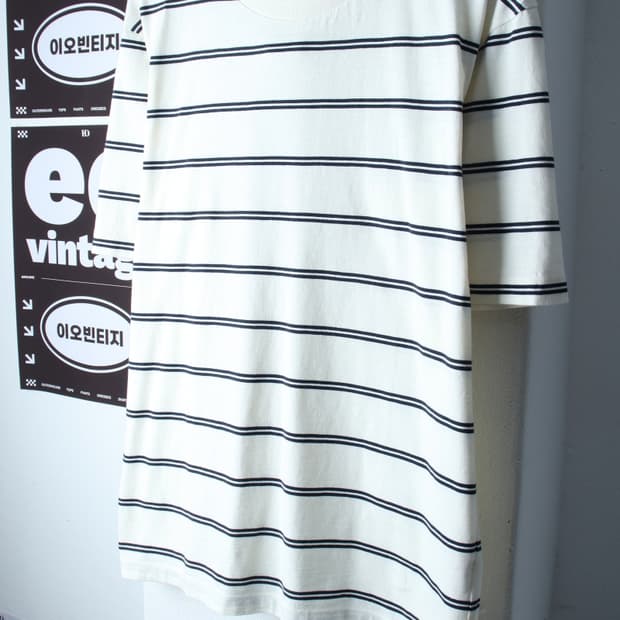 (L-XL) 유니클로 반팔 티셔츠 새상품 스트라이프 올드스쿨-H36911