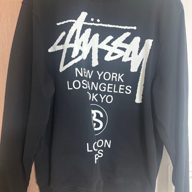 스투시 월드투어 맨투맨 