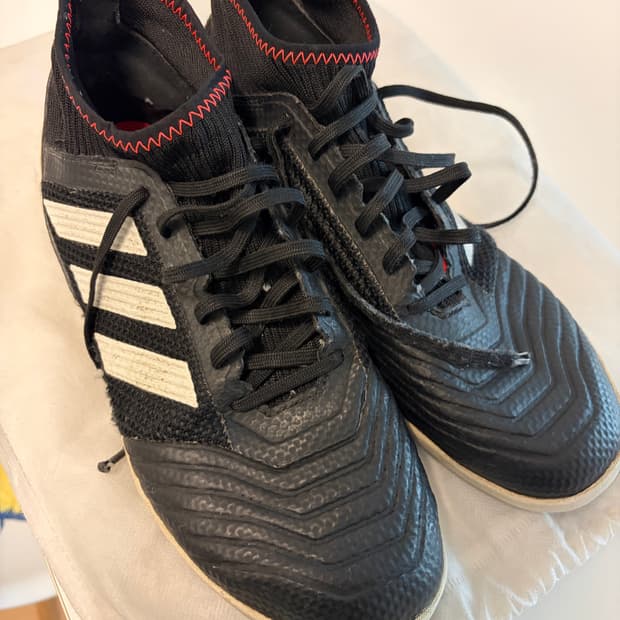 250) 아디다스 프레데터 풋살화