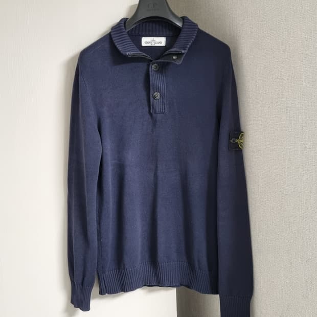 스톤아일랜드 반집업 니트