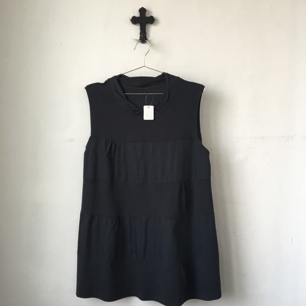 Layer pattern point sleeveless