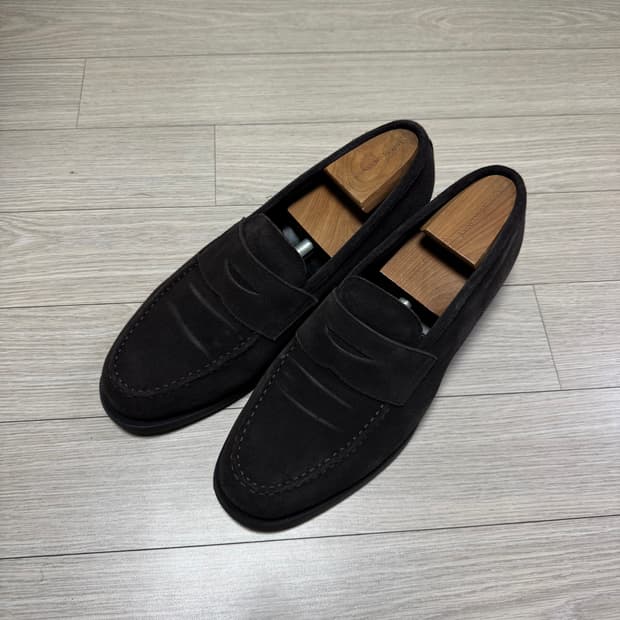 포스트맨 타이프라이터 스웨이드 로퍼 다크 브라운 285