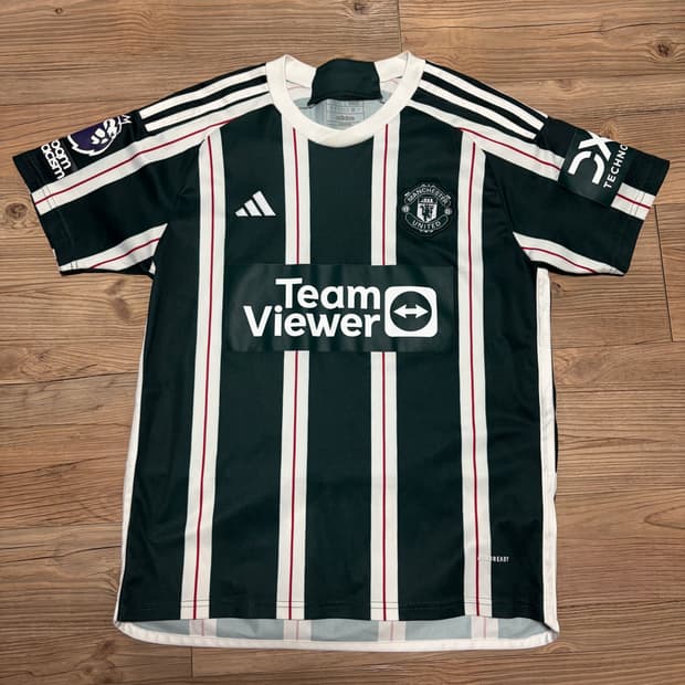 23-24 Manchester united Away Uniform