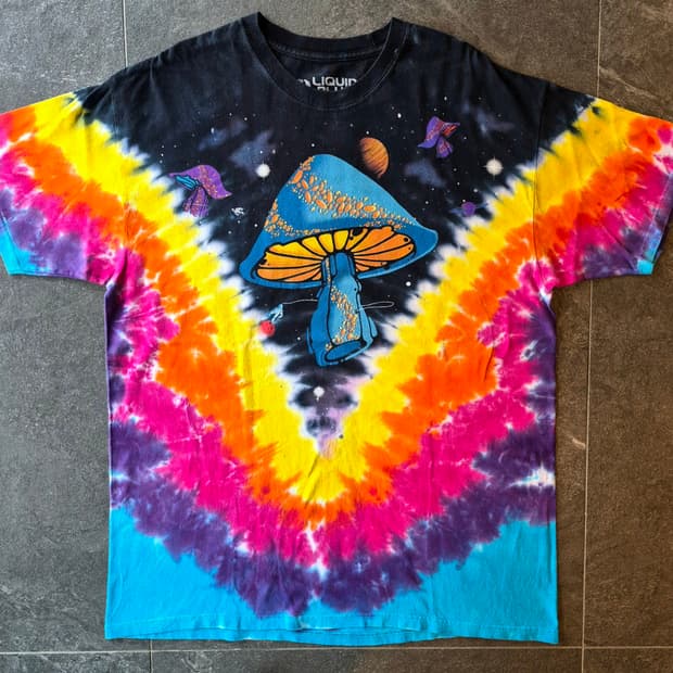Vtg. Liquid Blue
Space Mushroom T-Shirt