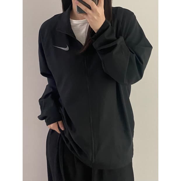 나이키 경량 바람막이