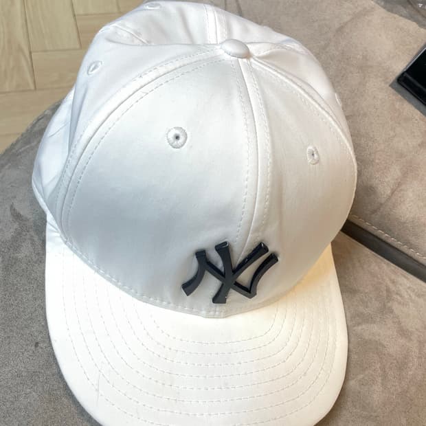 뉴에라 양키즈 엠피 메탈 스냅백 화이트
