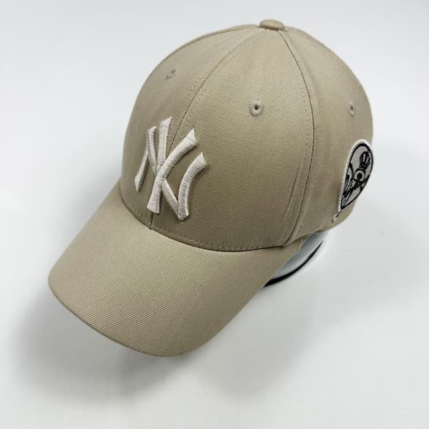 MLB 뉴욕양키스 베이지 볼캡 모자