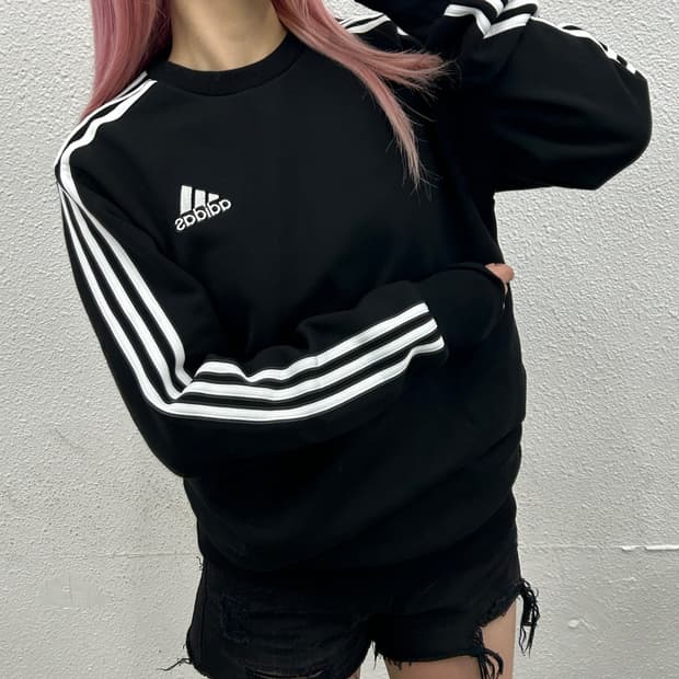 아디다스 에센셜로고 화이트라인 블랙 롱슬리브 L