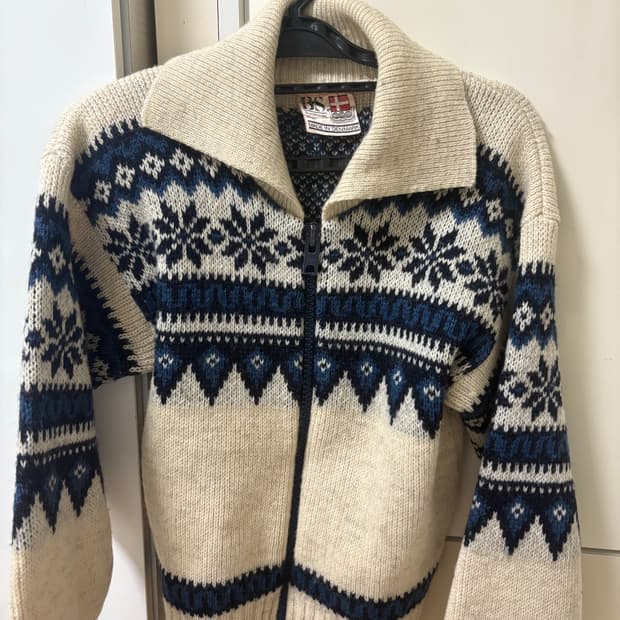 노르딕 울 니트집업