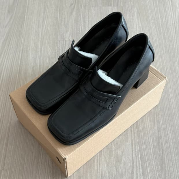 스퀘어 로퍼 블랙 235 (새상품)