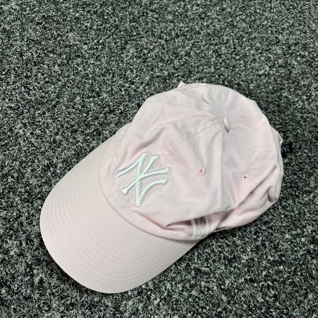 뉴에라 MLB 핑크색 볼캡 모자