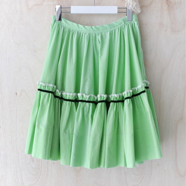 frill cancan skrit
