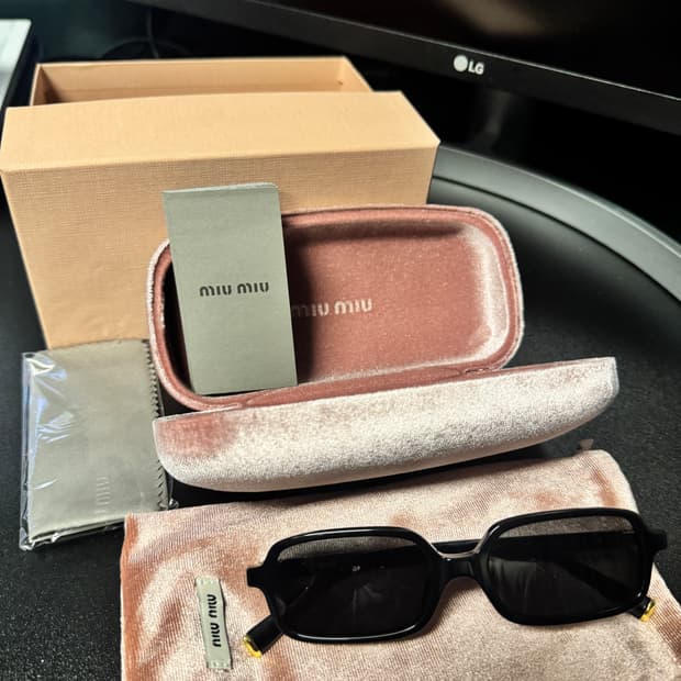 미우미우 리가드 선글라스 슬레이트 그레이 렌즈