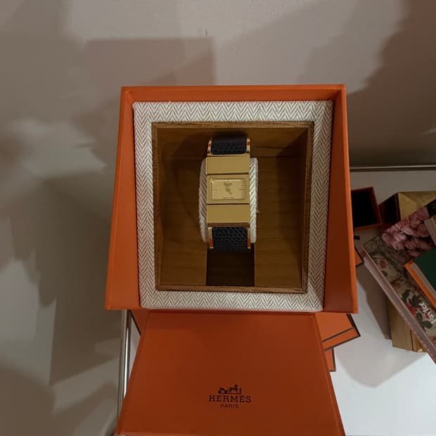 에르메스 Loquet 뱅글 쿼츠 시계