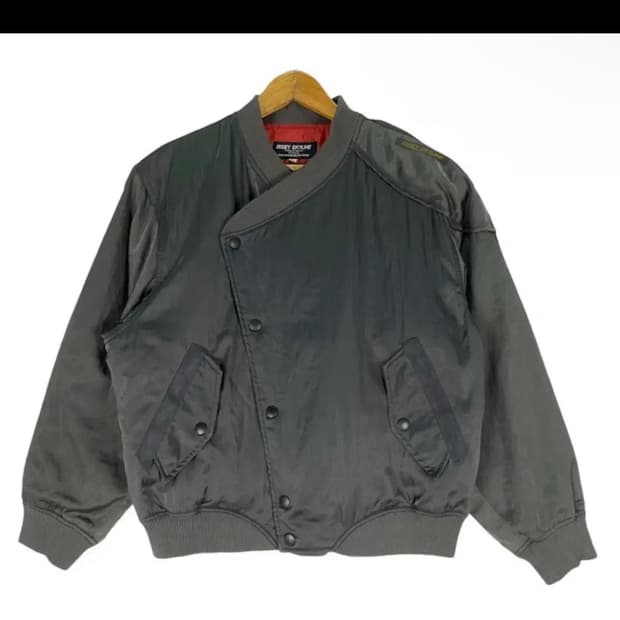 이세이미야케 스카이라인 봄버(m)