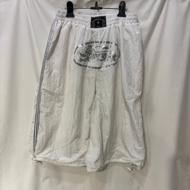 배드 블러드 버뮤다팬츠