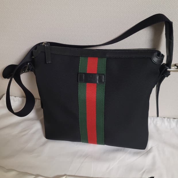 구찌가방,크로스백숄더백(디올펜디샤넬프라다셀린느버버리고야드루이비통발렌시아가