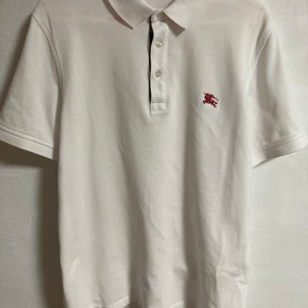 버버리 기마 자수 카라티