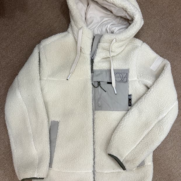 블랙야크 아이보리 뽀글이 후리스 자켓