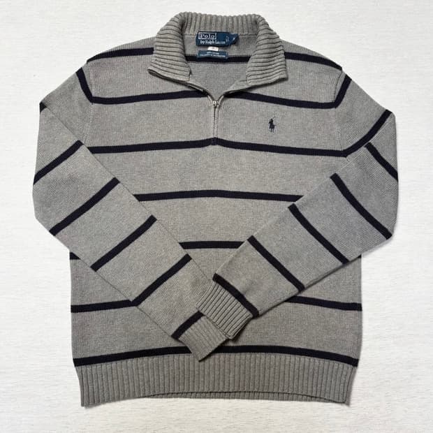 폴로 그레이 스트라이프 반집업 니트