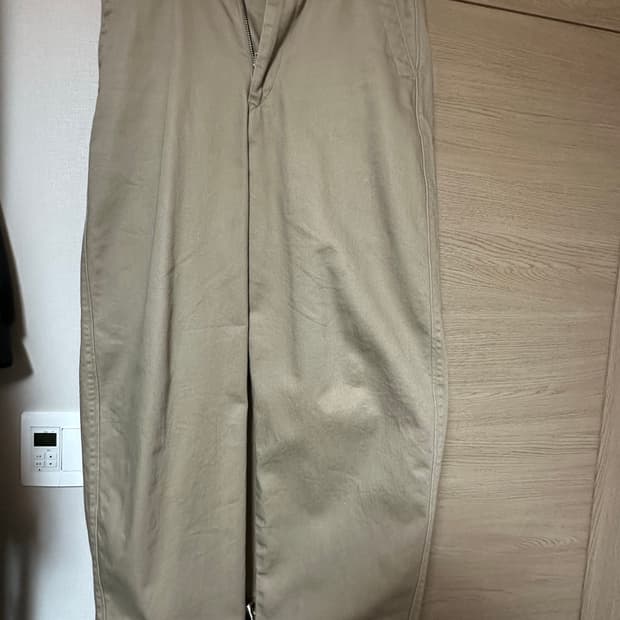 유니클로 와이드핏 치노팬츠