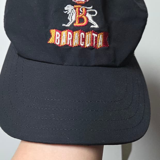 바라쿠타의 블랙 볼캡 새상품입니다
