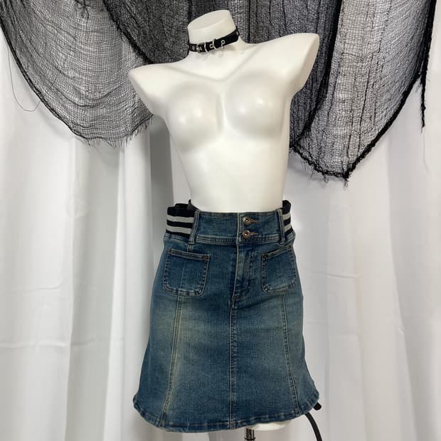denim skirt