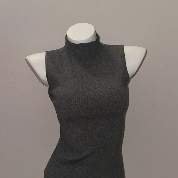 빈티지 반폴라 니트 슬리브리스