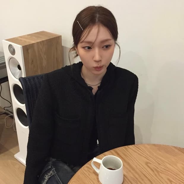 언앤써드미스테리 트위드 자켓 블랙