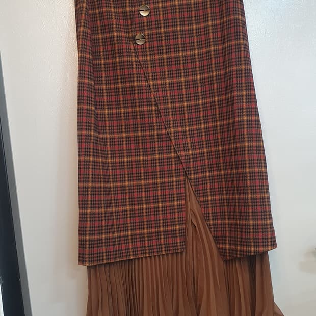 여성 에고이스트 체크스커트55
한번입은거라
상태최상급
이뻐요