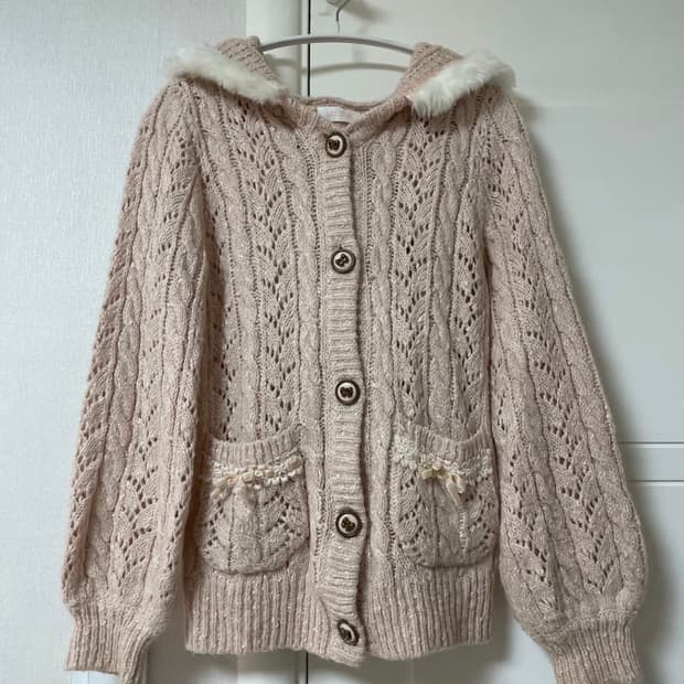 리즈리사 라떼갸루 베이비핑크 니트 퍼 후드 가디건