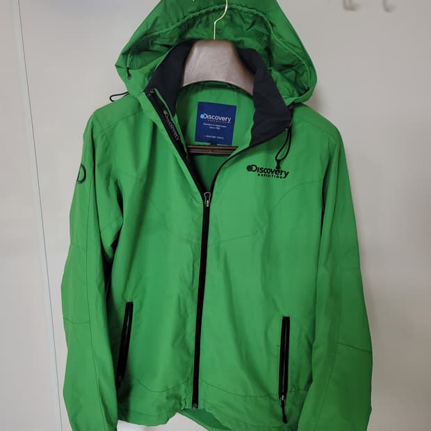 디스커버리 녹색 바람막이 95사이즈 상태굿
