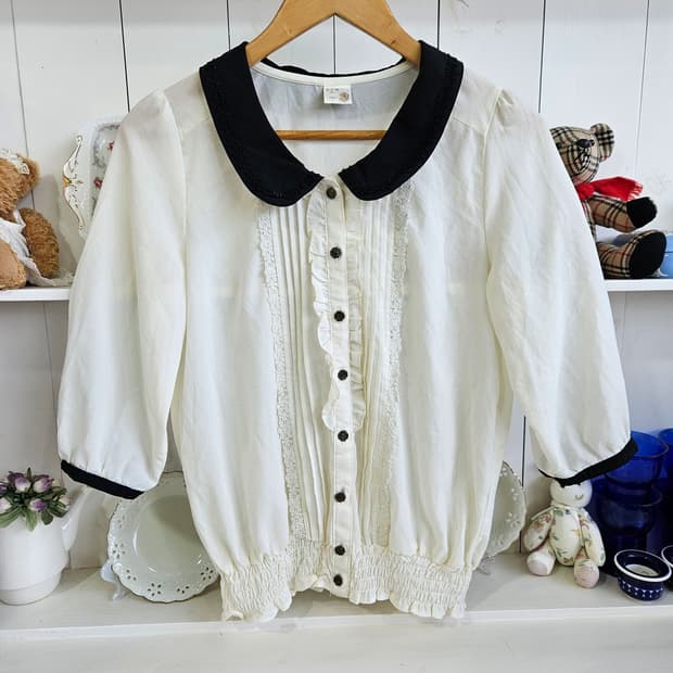 ARROW 애로우 프릴 블라우스