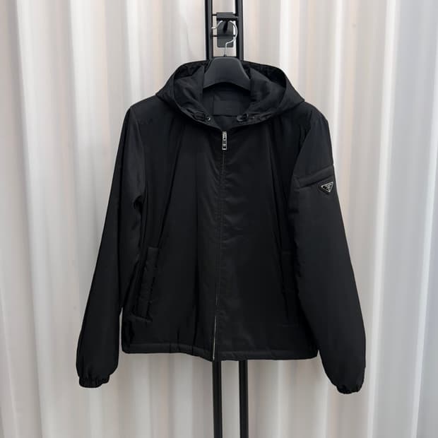 [L] 프라다 리나일론 후드 바람막이