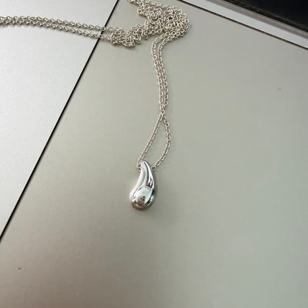 신형 티파니앤코 티어드롭 목걸이