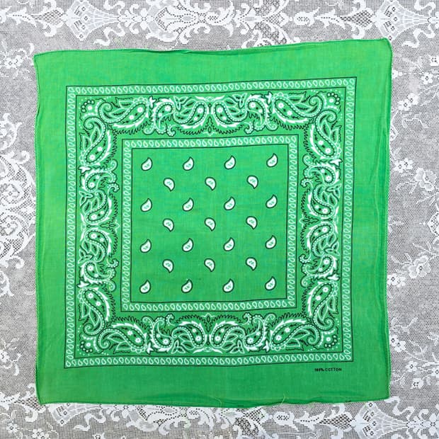 빈티지 페이즐리 반다나