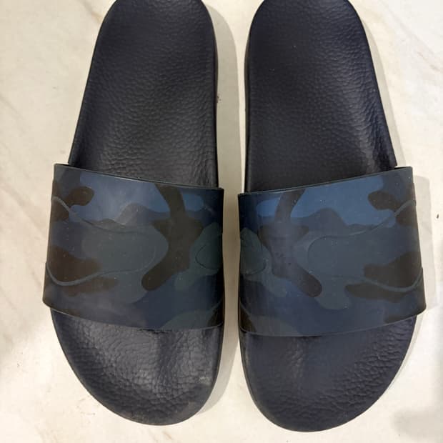 발렌티노 슬리퍼