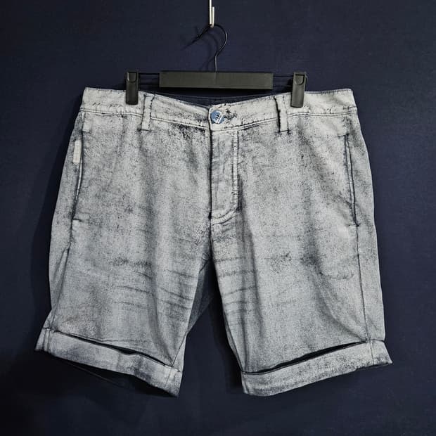 아르마니 진스 페인팅 그레이톤 남성 허리 34~35 반바지 