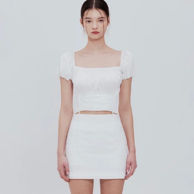 코르셋 크롭 블라우스 (화이트)