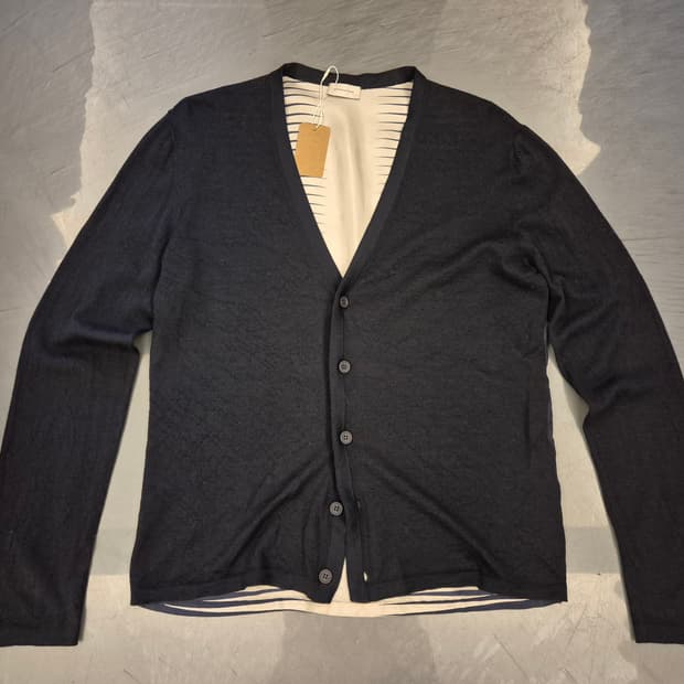 발렌시아가 가디건