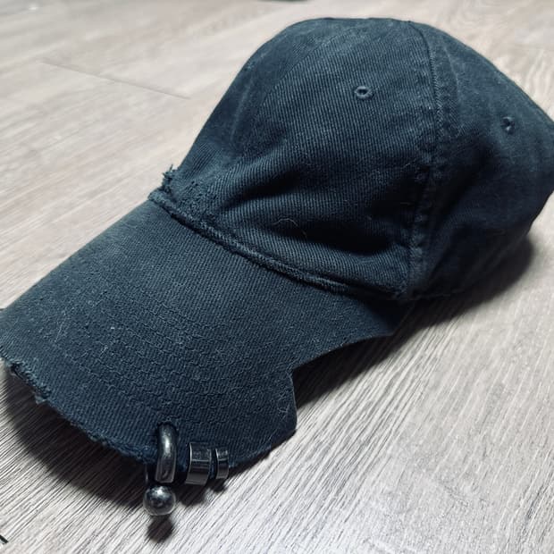 발렌시아가 피어싱 볼캡 59L