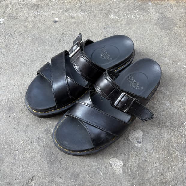 Dr. Martens 닥터마틴 샌들 슬리퍼 (250)