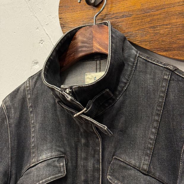 KUMIKYOKU Belted Zip-Up Denim Jacket