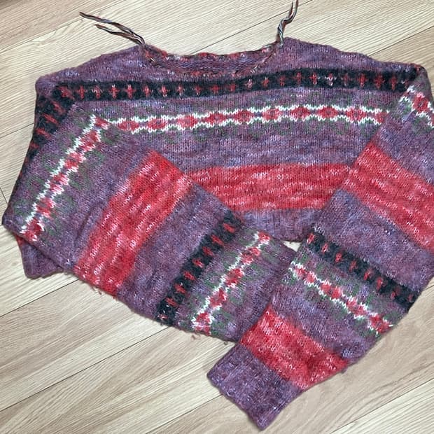 퍼버즈 크롭 니트