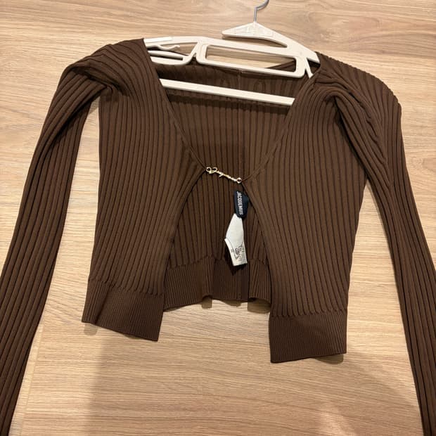 자크뮈스 브라운 롱 슬리브 가디건 32